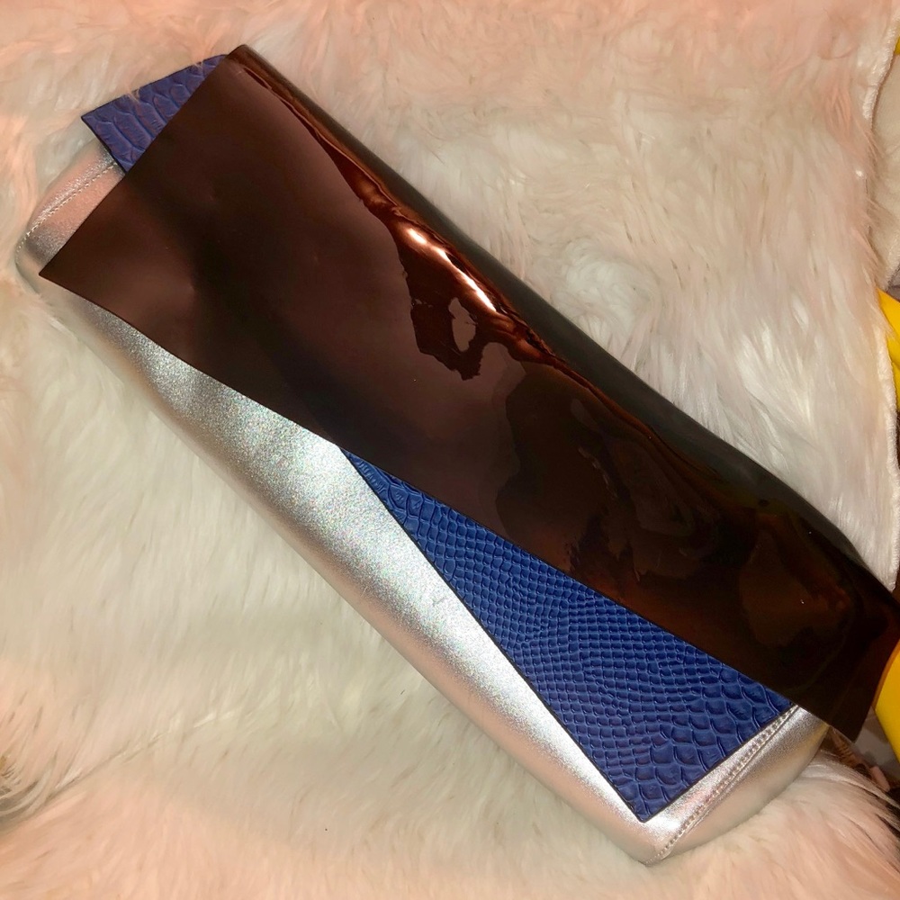 OVERSIZED SILVER/BLACK/BLUE BcBg Clutch